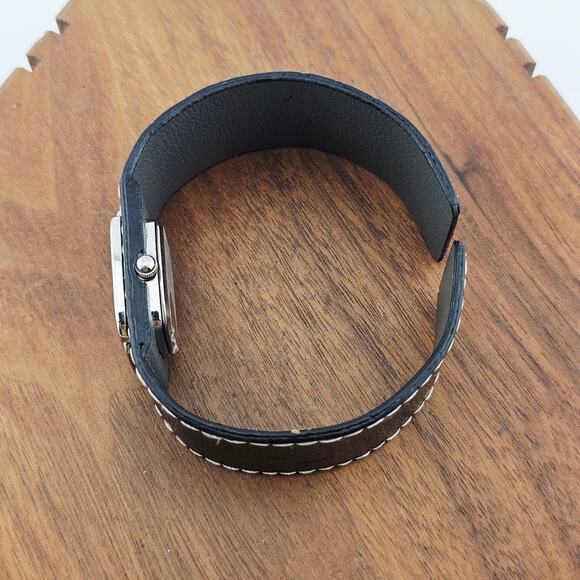 Awny Sport Silver Tone Cuff Style Watch Black Faux Leather Wide Band Model 8660 - Picture 4 of 6